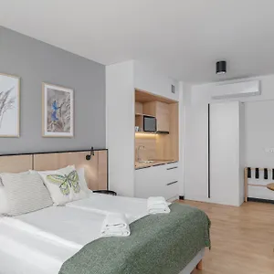 Zamoyskiego 37 By Nyx Apartament